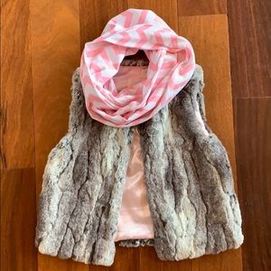 Girls faux fur vest Small